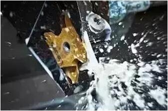 防止切削液發(fā)臭，還鋁合金壓鑄車間一個良好的環(huán)境